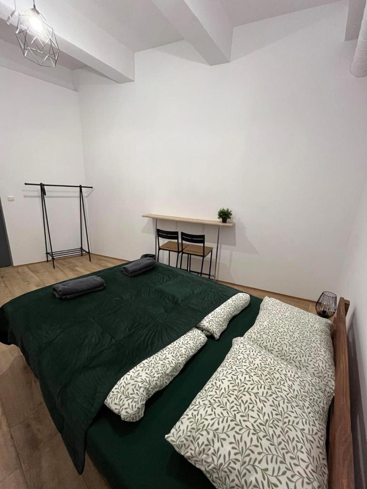 Nice Room In Old Town קרקוב מראה חיצוני תמונה